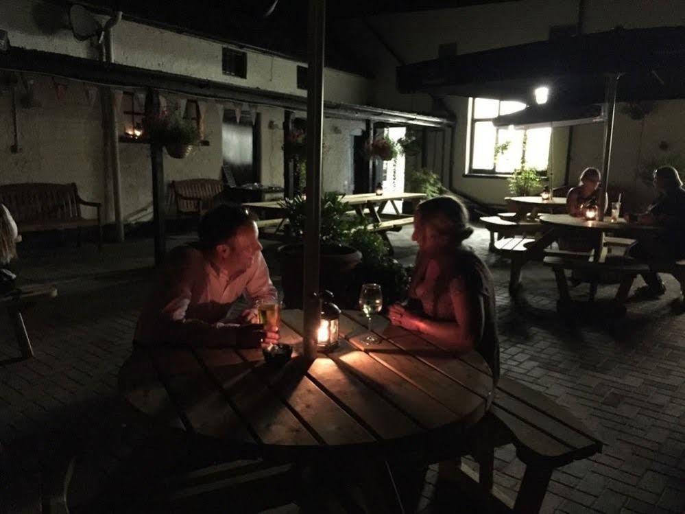 The Frocester 외부 사진